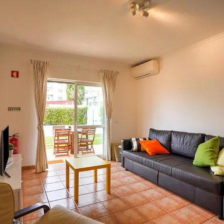 Beautiful With A Bedroom In Meia Praia And A Communal Swimming Pool Appartement Lagos
