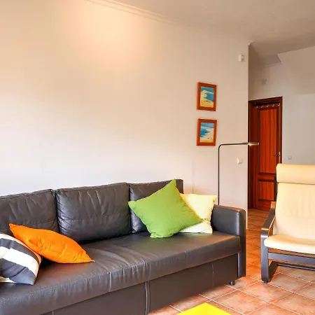 Appartement Beautiful With A Bedroom In Meia Praia And A Communal Swimming Pool *
