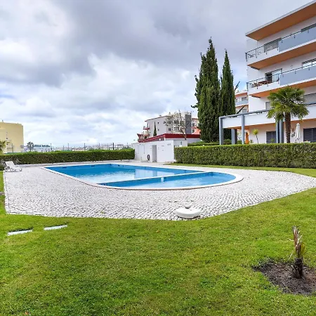 Beautiful With A Bedroom In Meia Praia And A Communal Swimming Pool Appartement Lagos
