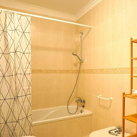 Beautiful With A Bedroom In Meia Praia And A Communal Swimming Pool Appartement *